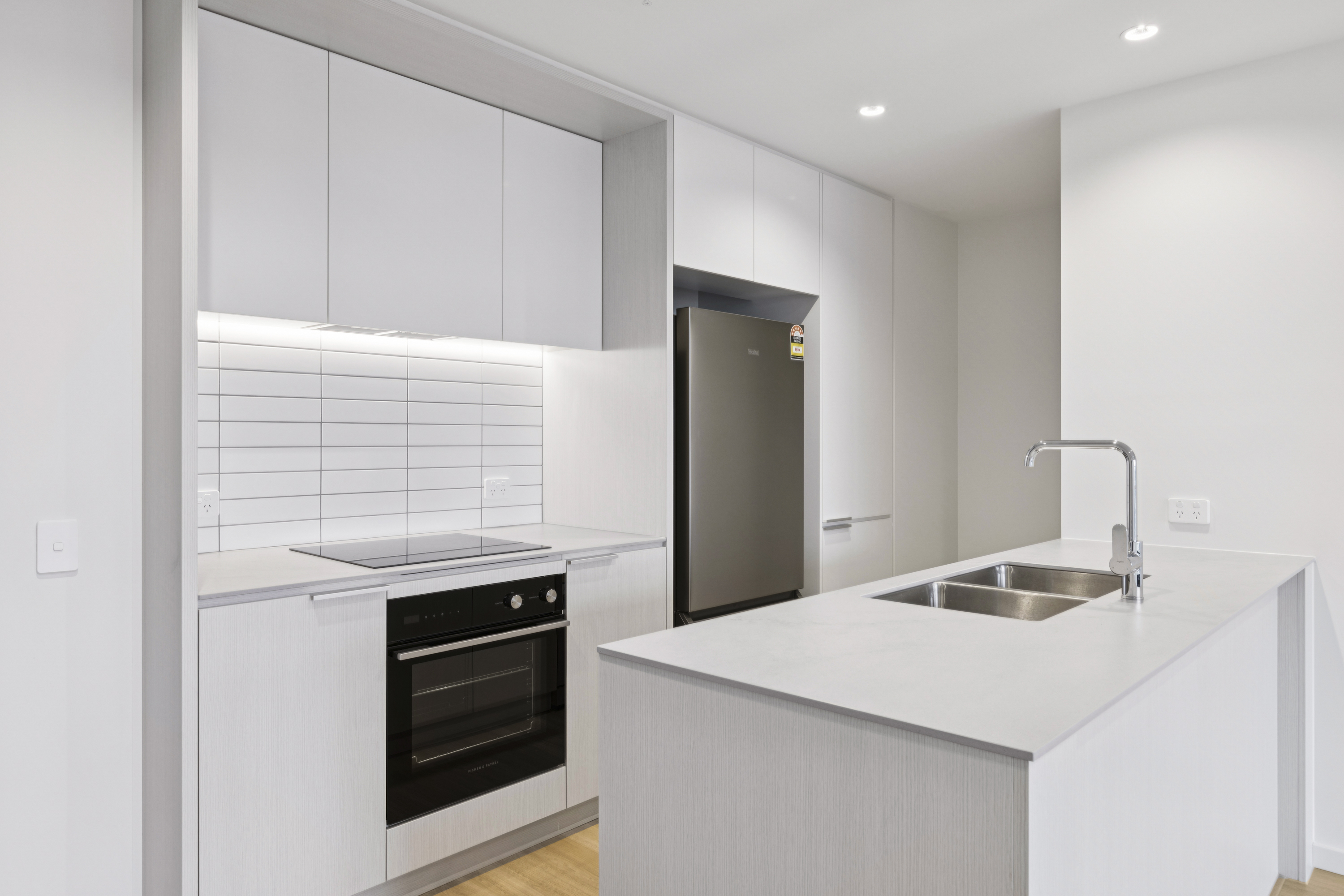 11 - Apartment 3913 (1).jpg